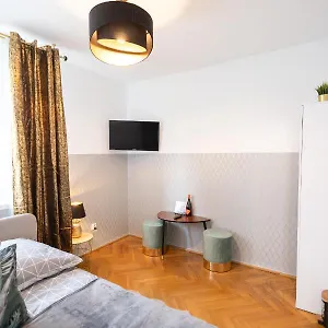 Clicktheflat Stawki Хостел