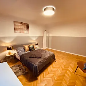 Clicktheflat Karmelicka Хостел