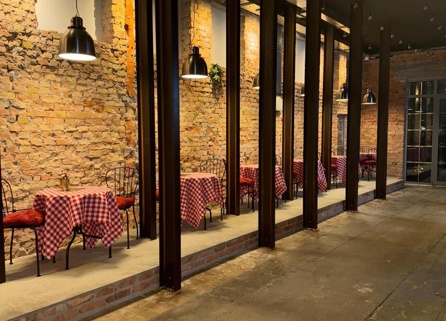 بيت شباب Loft Car Factory وارسو